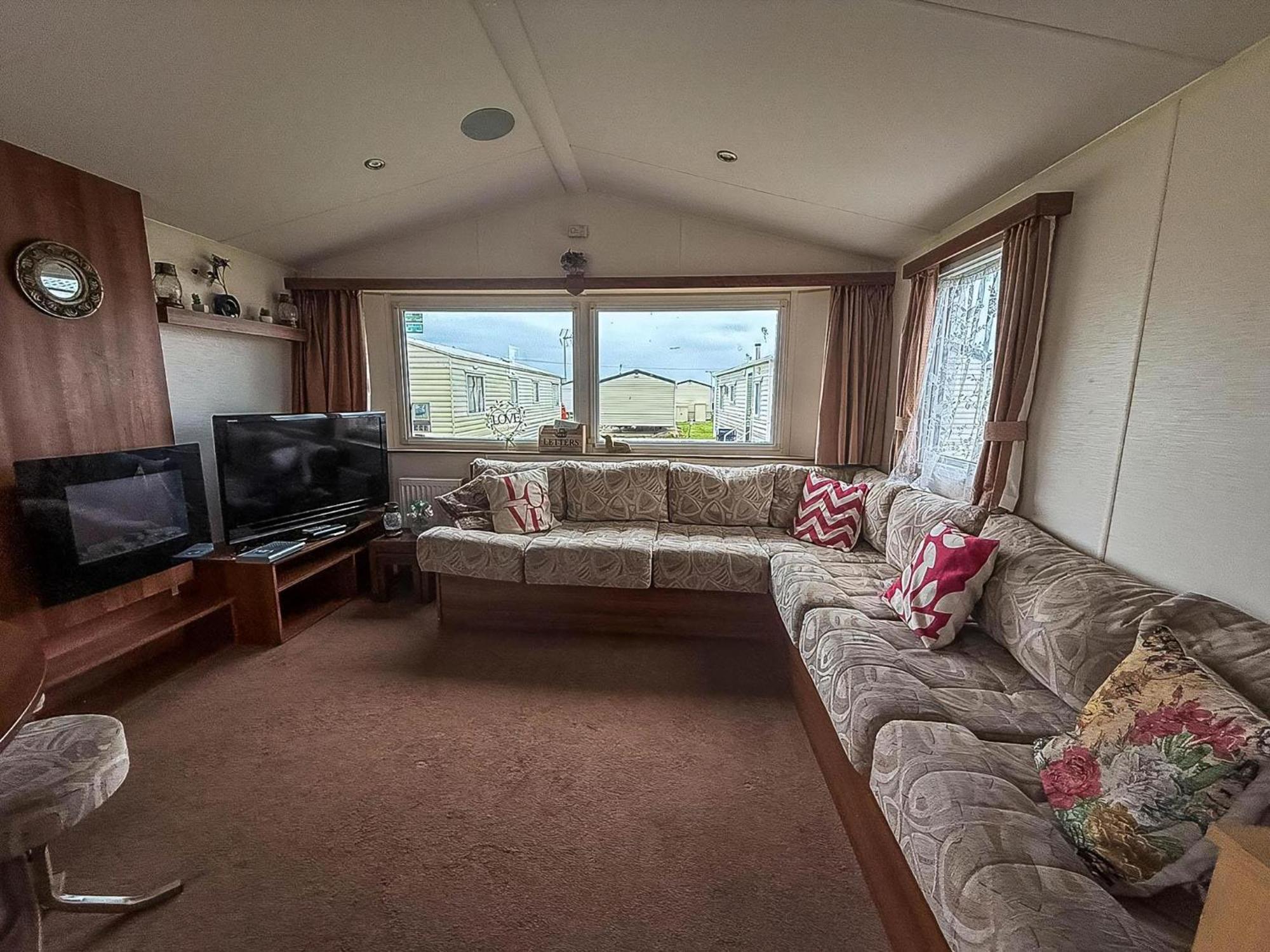 Great 8 Berth Caravan For Hire At St Osyth Beach In Essex Ref 28123Gc Clacton-on-Sea Extérieur photo